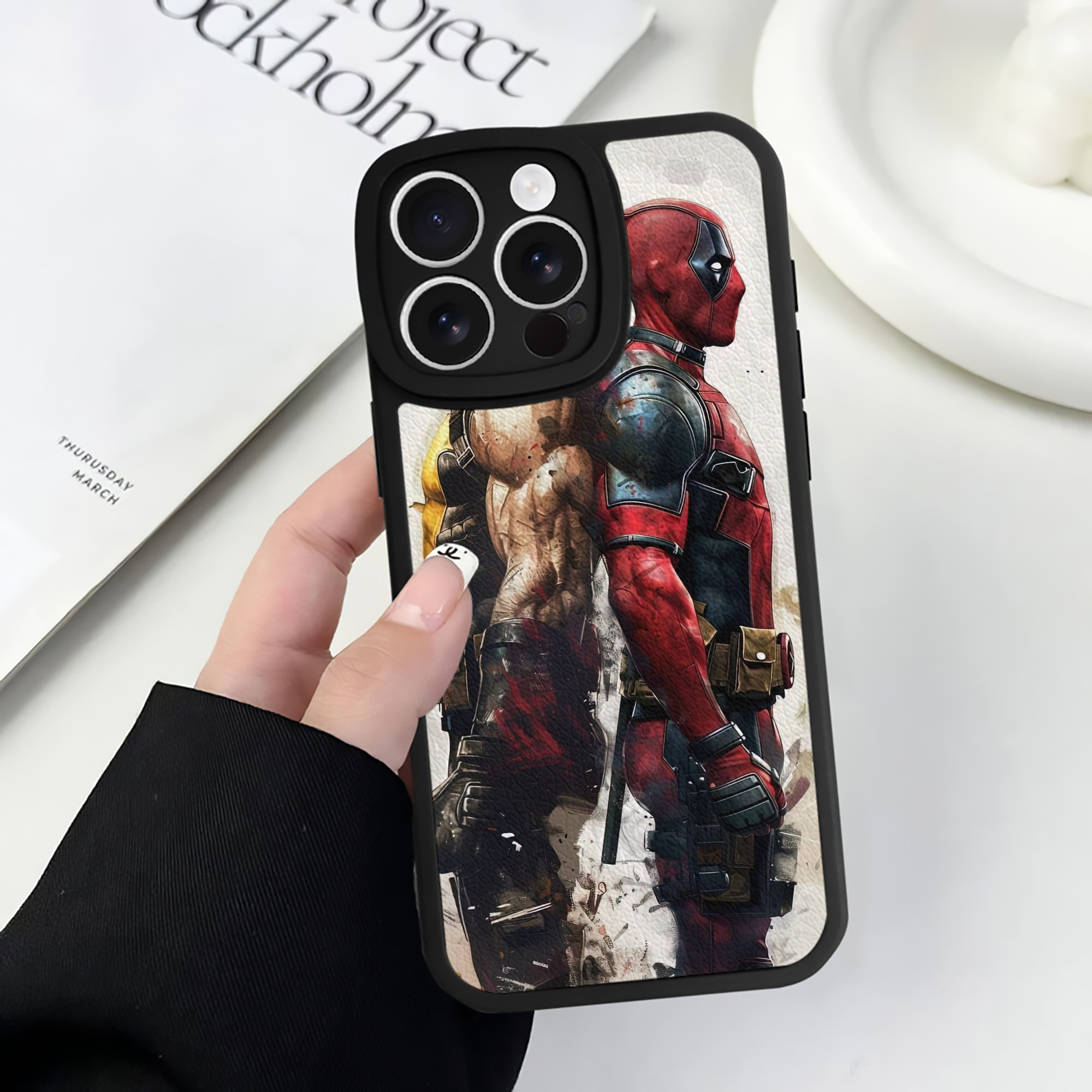 （画像用） Deadpool デッドプール 【iPhone 16シリーズ対応】シリコンスマホケース（レザー調） 材質：シリコン